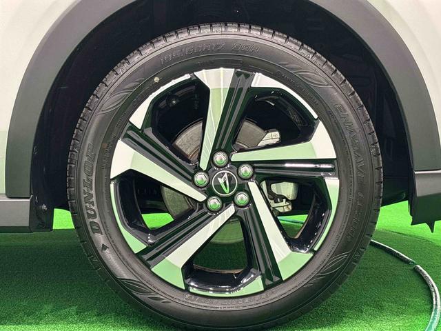 ロッキープレミアムＧ　ＨＥＶＬＥＤヘッドランプ・フォグランプ　全車速追従機能付アダプティブクルーズコントロール　レーンキープコントロール　アルミホイール　シートヒーター（広島県）の中古車