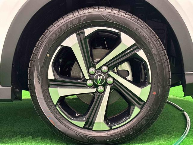 ロッキープレミアムＧ　ＨＥＶ衝突軽減Ｂ　車線逸脱警報システム　電動格納ドアミラー　レーダークルコン　Ａストップ　Ｂカメラ　ＬＥＤヘッドライト　キーフリーシステム　衝突安全ボディ　スマートキー　アルミホイール　盗難防止システム（広島県）の中古車