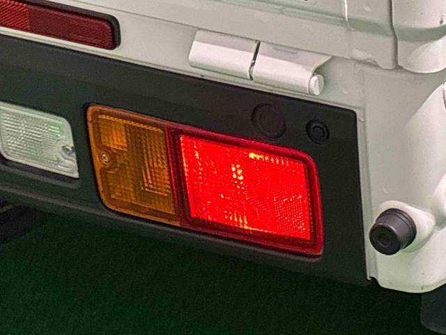 ハイゼットトラックスタンダード　４ＷＤ　ＭＴ３方開リヤゲート　マルチユーティリティフック　ＡＭＦＭラジオ　スペアタイヤ　サンバイザー　バッテリーカバー　スチールホイール　ハロゲンヘッドランプ　１オナ　パワーステ　衝突軽減装置　Ｗエアバック（広島県）の中古車