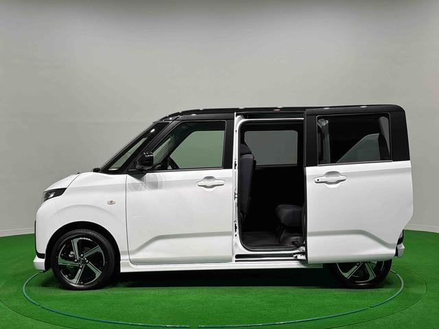 ムーヴＲＳ　パノラマモニター　電動スライドドア　電動格納ドアミラーＬＥＤオートライト・フォグランプ　電動パーキングブレーキ　プッシュボタンスタート　セキュリティアラーム　バックカメラ　両側電動スライドドア　オート電動格納式ドアミラー（広島県）の中古車