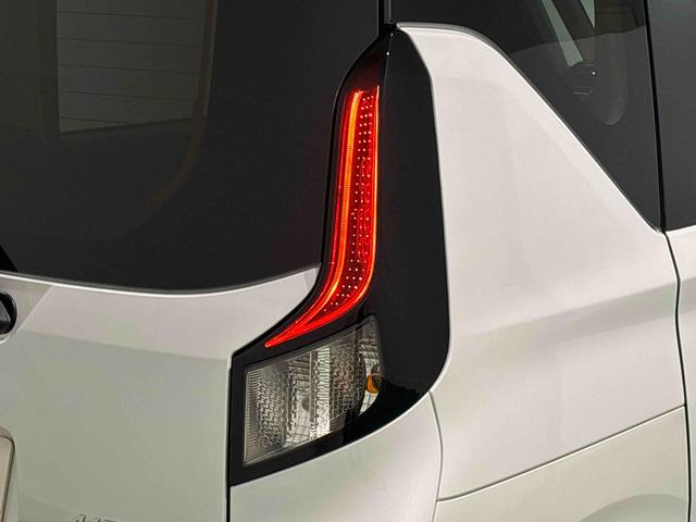 ムーヴＲＳ　パノラマモニター　電動スライドドア　電動格納ドアミラーＬＥＤオートライト・フォグランプ　電動パーキングブレーキ　プッシュボタンスタート　セキュリティアラーム　バックカメラ　両側電動スライドドア　オート電動格納式ドアミラー（広島県）の中古車