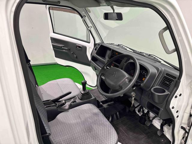 ミニキャブトラックみのり 4WD 5MT車 ハロゲンヘッドライト 作業灯AM/FMラジオ マニュアルエアコン スペアタイヤ(広島県)の中古車