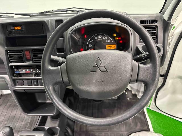 ミニキャブトラックみのり 4WD 5MT車 ハロゲンヘッドライト 作業灯AM/FMラジオ マニュアルエアコン スペアタイヤ(広島県)の中古車