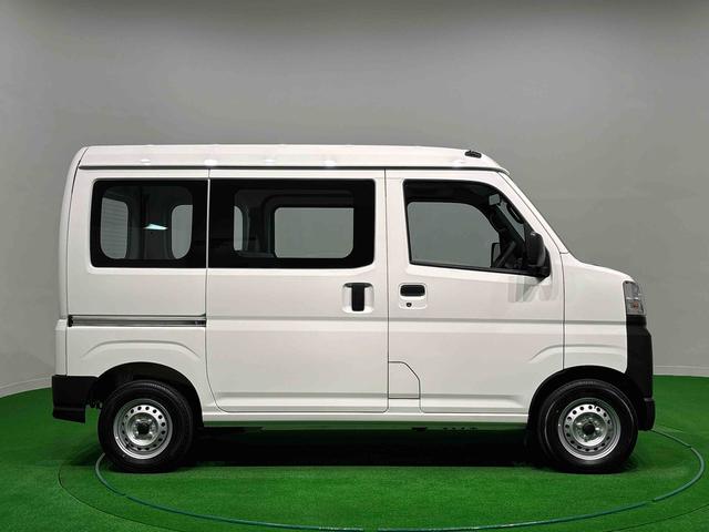 ハイゼットカーゴスペシャル　４ＷＤ　ＡＭ／ＦＭラジオ　予防安全機能スマアシマニュアルエアコン　フロントパワーウインドー　オートライト　アシストグリップ　サンバイザー　ショツピングフック　ハイマウントストップランプ　ハロゲンランプ　スチールホイール　テンパータイヤ（広島県）の中古車