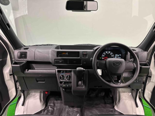 ハイゼットカーゴスペシャル　４ＷＤ　ＡＭ／ＦＭラジオ　予防安全機能スマアシマニュアルエアコン　フロントパワーウインドー　オートライト　アシストグリップ　サンバイザー　ショツピングフック　ハイマウントストップランプ　ハロゲンランプ　スチールホイール　テンパータイヤ（広島県）の中古車