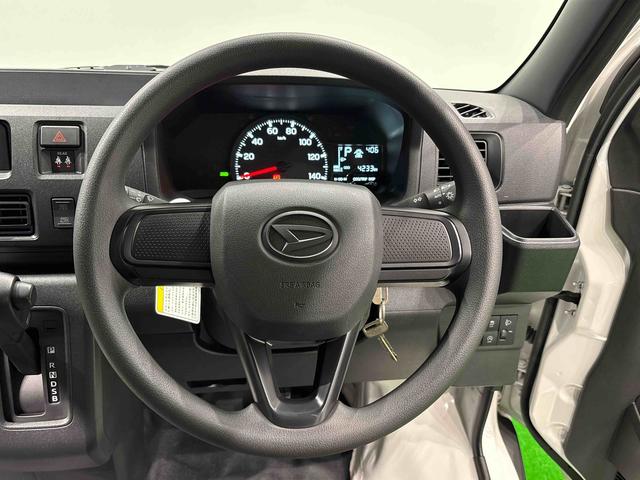 ハイゼットカーゴスペシャル　４ＷＤ　ＡＭ／ＦＭラジオ　予防安全機能スマアシマニュアルエアコン　フロントパワーウインドー　オートライト　アシストグリップ　サンバイザー　ショツピングフック　ハイマウントストップランプ　ハロゲンランプ　スチールホイール　テンパータイヤ（広島県）の中古車