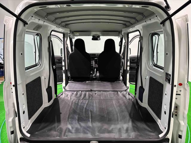 ハイゼットカーゴスペシャル　４ＷＤ　ＡＭ／ＦＭラジオ　予防安全機能スマアシマニュアルエアコン　フロントパワーウインドー　オートライト　アシストグリップ　サンバイザー　ショツピングフック　ハイマウントストップランプ　ハロゲンランプ　スチールホイール　テンパータイヤ（広島県）の中古車