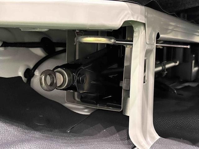 ハイゼットカーゴスペシャル　４ＷＤ　ＡＭ／ＦＭラジオ　予防安全機能スマアシマニュアルエアコン　フロントパワーウインドー　オートライト　アシストグリップ　サンバイザー　ショツピングフック　ハイマウントストップランプ　ハロゲンランプ　スチールホイール　テンパータイヤ（広島県）の中古車