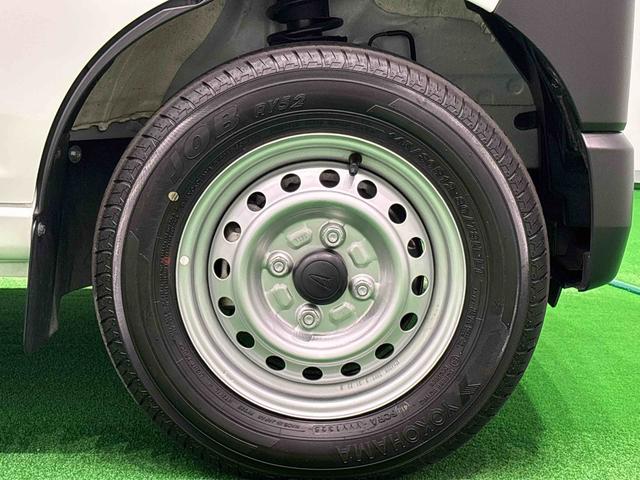 ハイゼットカーゴスペシャル　４ＷＤ　ＡＭ／ＦＭラジオ　予防安全機能スマアシマニュアルエアコン　フロントパワーウインドー　オートライト　アシストグリップ　サンバイザー　ショツピングフック　ハイマウントストップランプ　ハロゲンランプ　スチールホイール　テンパータイヤ（広島県）の中古車