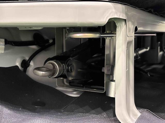ハイゼットカーゴＤＸ　４ＷＤ　オートライト　リヤスモークガラス　キーレスハロゲンヘッドランプ　キーレスエントリー　オーバーヘッドシェルフ　荷室ランプ　ＡＭ・ＦＭラジオ　テンパータイヤ　スチールホイール　マニュアルエアコン（広島県）の中古車