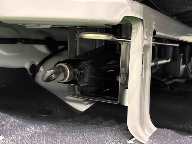 ハイゼットカーゴＤＸ　４ＷＤ　ラジオ付き保証継承・令和７年式・スマートアシスト・オートライト・パワーウィンドウ・コーナーセンサー・マニュアルエアコン・キーレスエントリー・多収納・ドリンクホルダー・リヤワイパー・ジャッキ・ハロゲンヘッドライト（広島県）の中古車