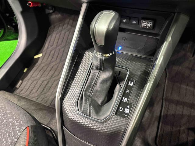 ロッキーG ディスプレイオーディオ パノラマモニター対応LEDヘッドランプ・フォグランプ 全車速追従機能付アダプティブクルーズコントロール レーンキープコントロール 17インチアルミホイール シートヒーター プッシュボタンスタート(広島県)の中古車