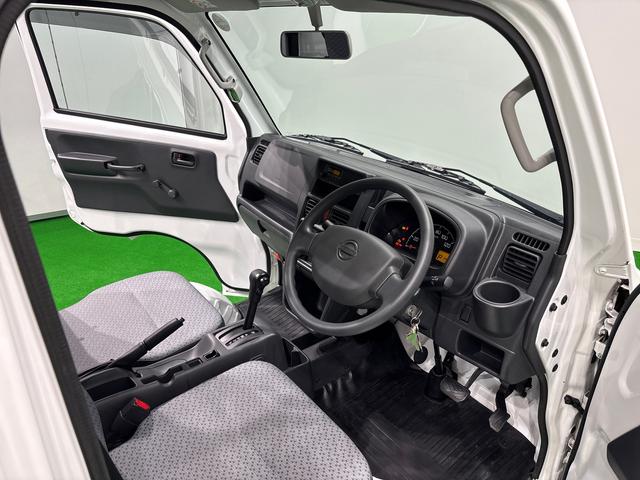ＮＴ１００クリッパートラックＤＸハロゲンヘッドランプ　トップシェイドガラス　運転席バニティミラー　ＡＭ・ＦＭラジオ　マニュアルエアコン　ガードフレーム　スペアタイヤ（広島県）の中古車