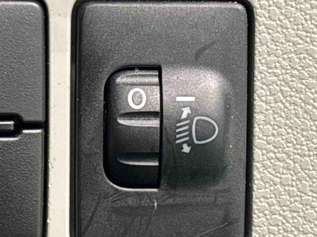ミライースX SAIIILEDヘッドランプ セキュリティアラーム コーナーセンサー 14インチフルホイールキャップ キーレスエントリー 電動格納式ドアミラー ショツピングフック マニュアルエアコン(広島県)の中古車