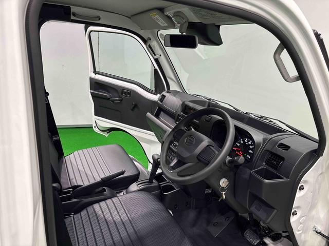 ハイゼットトラックスタンダード　４ＷＤ　令和８年式　ラジオ付き４ＷＤ　保証継承あり　ラジオ　マニュアルエアコン　スマートアシスト　コーナーセンサー　オートライト　ショッピングフック　スペアタイヤ　ハロゲンヘッドライト　ヘッドライト角度調整　スペアキー　取扱説明書（広島県）の中古車