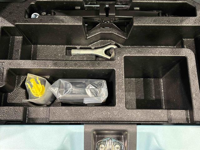 ミライースX SAIIILEDヘッドランプ セキュリティアラーム コーナーセンサー 14インチフルホイールキャップ キーレスエントリー 電動格納式ドアミラー ショツピングフック マニュアルエアコン(広島県)の中古車