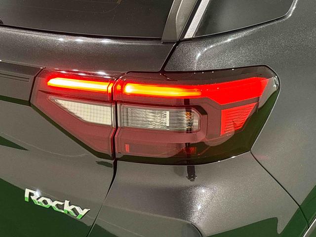 ロッキープレミアムG HEVLEDヘッドランプ・フォグランプ 全車速追従機能付アダプティブクルーズコントロール レーンキープコントロール ブラインドスポットモニター 17インチアルミホイール シートヒーター(広島県)の中古車