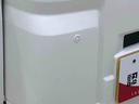 電動パワーステアリング　ヘッドランプ自動消灯システム　ビニールフロアマット　助手席シートバックポケット　サンバイザー（運転席・助手席）　クラッチスタートシステム（ＭＴ車）デュアルＳＲＳエアバッグ（広島県）の中古車