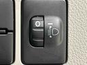 ＬＥＤヘッドランプ　セキュリティアラーム　コーナーセンサー　１４インチフルホイールキャップ　キーレスエントリー　電動格納式ドアミラー　ショツピングフック　マニュアルエアコン（広島県）の中古車