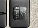 ＬＥＤヘッドランプ　セキュリティアラーム　コーナーセンサー　１４インチフルホイールキャップ　キーレスエントリー　電動格納式ドアミラー　ショツピングフック　マニュアルエアコン（広島県）の中古車