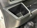 ハロゲンヘッドランプ　トップシェイドガラス　コーナーセンサー　オーバーヘッドシェルフ　フロントドアパワーウインドウ　キーレスエントリー　ＡＭ／ＦＭラジオ　テンパータイヤ　スチールホイール（広島県）の中古車