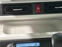 衝突警報機能　衝突回避支援ブレーキ　オートハイビーム　ＬＥＤオートライト・フォグランプ　電動パーキングブレーキ　プッシュボタンスタート　バックカメラ　両側パワースライドドア　オート電動格納式ドアミラー（広島県）の中古車