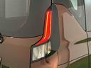 衝突回避支援ブレーキ　オートミラー　車線逸脱警報　バックカメラ付き　ＬＥＤヘッドライト　インテリキー　盗難防止装置　オートライト　オートマチックハイビーム　エコアイドル　アルミホイール　キーフリー（広島県）の中古車