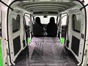 運転席・助手席パワーウインドウ　オートライト　ハンド式サイドブレーキ　マニュアルレベリング機能付きハロゲンヘッドライト　アイドリングストップ機能　テンパータイヤ　ＡＭ／ＦＭラジオ　リアヒーター（広島県）の中古車