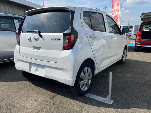 ミライースＸ　リミテッドＳＡIII２ＷＤ　ＣＶＴ　６６０ｃｃ　衝突被害軽減ブレーキ　横滑り防止装置　ＡＢＳ　運転席・助手席エアバッグ　アイドリングストップ　マニュアルエアコン　電動格納ドアミラー　ナビ用バックカメラ　届出済未使用車（福島県）の中古車
