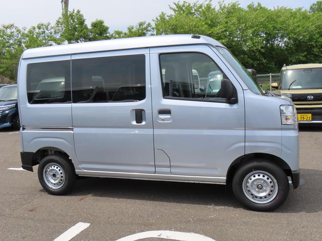 ハイゼットカーゴＤＸ４ＷＤ　５速マニュアル　６６０ｃｃ　衝突被害軽減ブレーキ　横滑り防止装置　ＡＢＳ　アイドリングストップ　両側スライドドア　マニュアルエアコン　パワーステアリング　前席パワーウィンドウ　届出済未使用車（福島県）の中古車