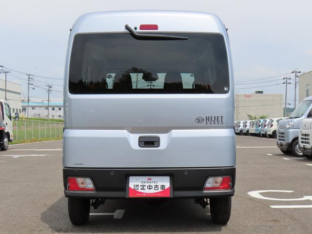 ハイゼットカーゴＤＸ４ＷＤ　５速マニュアル　６６０ｃｃ　衝突被害軽減ブレーキ　横滑り防止装置　ＡＢＳ　アイドリングストップ　両側スライドドア　マニュアルエアコン　パワーステアリング　前席パワーウィンドウ　届出済未使用車（福島県）の中古車