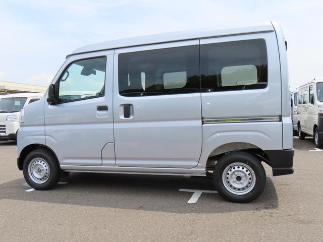 ハイゼットカーゴＤＸ４ＷＤ　５速マニュアル　６６０ｃｃ　衝突被害軽減ブレーキ　横滑り防止装置　ＡＢＳ　アイドリングストップ　両側スライドドア　マニュアルエアコン　パワーステアリング　前席パワーウィンドウ　届出済未使用車（福島県）の中古車