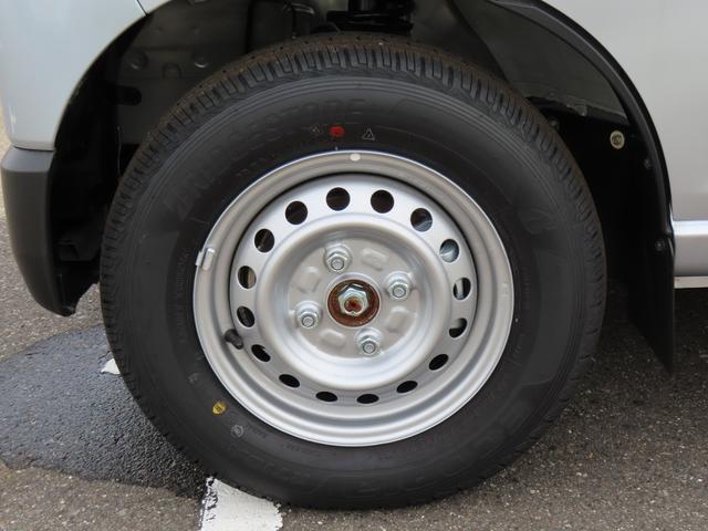 ハイゼットカーゴＤＸ４ＷＤ　５速マニュアル　６６０ｃｃ　衝突被害軽減ブレーキ　横滑り防止装置　ＡＢＳ　アイドリングストップ　両側スライドドア　マニュアルエアコン　パワーステアリング　前席パワーウィンドウ　届出済未使用車（福島県）の中古車
