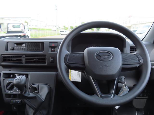 ハイゼットカーゴＤＸ４ＷＤ　５速マニュアル　６６０ｃｃ　衝突被害軽減ブレーキ　横滑り防止装置　ＡＢＳ　アイドリングストップ　両側スライドドア　マニュアルエアコン　パワーステアリング　前席パワーウィンドウ　届出済未使用車（福島県）の中古車