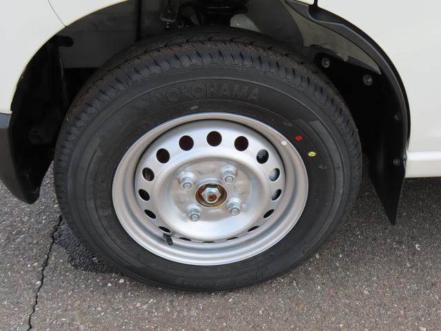 ハイゼットカーゴＤＸ４ＷＤ　６６０ｃｃ　５速マニュアル　衝突被害軽減ブレーキ　横滑り防止装置　ＡＢＳ　アイドリングストップ　両側スライドドア　マニュアルエアコン　パワーステアリング　前席パワーウィンドウ　届出済未使用車（福島県）の中古車