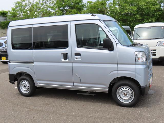 ハイゼットカーゴＤＸ４ＷＤ　５速マニュアル　６６０ｃｃ　衝突被害軽減ブレーキ　横滑り防止装置　ＡＢＳ　アイドリングストップ　マニュアルエアコン　パワーステアリング　前席パワーウィンドウ　リヤヒーター　届出済未使用車（福島県）の中古車
