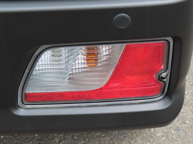 ハイゼットカーゴＤＸ４ＷＤ　５速マニュアル　６６０ｃｃ　衝突被害軽減ブレーキ　横滑り防止装置　ＡＢＳ　アイドリングストップ　マニュアルエアコン　パワーステアリング　前席パワーウィンドウ　リヤヒーター　届出済未使用車（福島県）の中古車