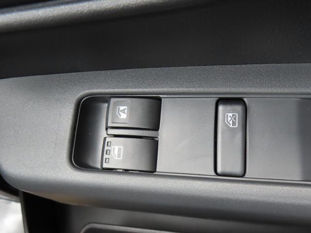 ハイゼットカーゴＤＸ４ＷＤ　５速マニュアル　６６０ｃｃ　衝突被害軽減ブレーキ　横滑り防止装置　ＡＢＳ　アイドリングストップ　マニュアルエアコン　パワーステアリング　前席パワーウィンドウ　リヤヒーター　届出済未使用車（福島県）の中古車