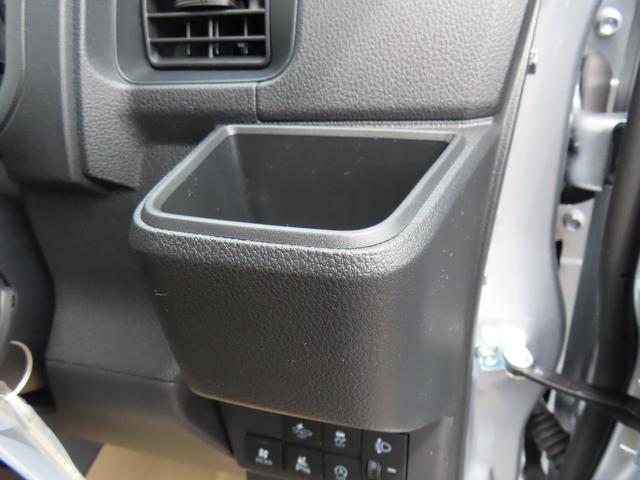 ハイゼットカーゴＤＸ４ＷＤ　５速マニュアル　６６０ｃｃ　衝突被害軽減ブレーキ　横滑り防止装置　ＡＢＳ　アイドリングストップ　マニュアルエアコン　パワーステアリング　前席パワーウィンドウ　リヤヒーター　届出済未使用車（福島県）の中古車