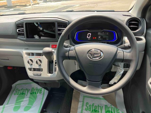 ミライースＸ　ＳＡIII２ＷＤ　ＣＶＴ　６６０ｃｃ　衝突被害軽減ブレーキ　横滑り防止装置　ＡＢＳ　運転席・助手席エアバッグ　マニュアルエアコン　アイドリングストップ　ナビ用バックカメラ　キーレスエントリー　届出済未使用車（福島県）の中古車