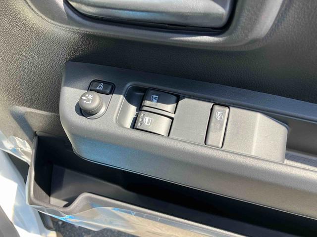 ハイゼットカーゴクルーズ４ＷＤ　ＣＶＴ　衝突被害軽減ブレーキ　横滑り防止装置　ＡＢＳ　アイドリングストップ　両側スライドドア　エアコン　パワーステアリング　運転席・助手席エアバッグ　前席パワーウィンドウ　届出済未使用車（福島県）の中古車