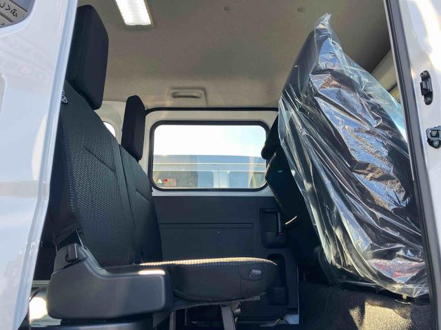 ハイゼットカーゴクルーズターボ４ＷＤ　ＣＶＴ　６６０ｃｃ　衝突被害軽減ブレーキ　横滑り防止装置　ＡＢＳ　運転席・助手席エアバッグ　アイドリングストップ　プッシュボタンスタート　前席パワーウィンドウ　両側スライドドア　リヤヒーター（福島県）の中古車
