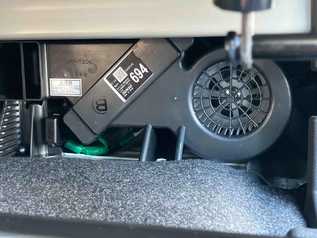 ハイゼットカーゴクルーズターボ４ＷＤ　ＣＶＴ　６６０ｃｃ　衝突被害軽減ブレーキ　横滑り防止装置　ＡＢＳ　運転席・助手席エアバッグ　アイドリングストップ　プッシュボタンスタート　前席パワーウィンドウ　両側スライドドア　リヤヒーター（福島県）の中古車