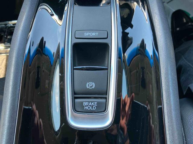 ヴェゼルハイブリッドＺ・ホンダセンシング２ＷＤ　７速ＡＴ　１５００ｃｃ　ナビ　バックモニター　ＥＴＣ車載器　衝突被害軽減ブレーキ　誤発進抑制機能　歩行者事故低減ステアリング　ＡＢＳ　サイドエアバッグ　クルーズコントロール　ハーフレザーシート（福島県）の中古車