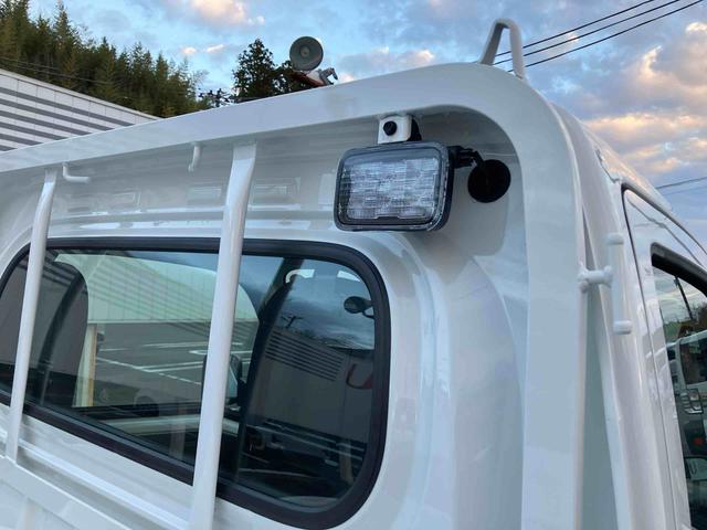 ハイゼットトラックスタンダード　農用スペシャル４ＷＤ　ＣＶＴ　６６０ｃｃ　衝突被害軽減ブレーキ　横滑り防止装置　ＡＢＳ　アイドリングストップ　マニュアルエアコン　パワーステアリング　運転席・助手席エアバッグ　荷台作業灯　届出済未使用車（福島県）の中古車