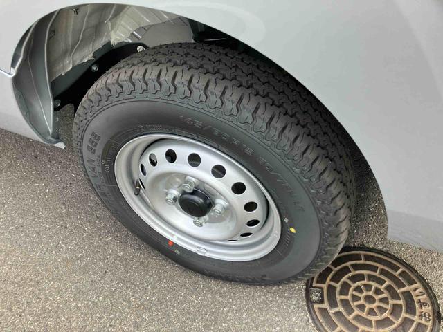 ハイゼットトラックジャンボエクストラ　４ＷＤ　５速マニュアル４ＷＤ　ＣＶＴ　６６０ｃｃ　衝突被害軽減ブレーキ　横滑り防止装置　ＡＢＳ　エアバッグ　マニュアルエアコン　パワーステアリング　アイドリングストップ　　届出済未使用車（福島県）の中古車