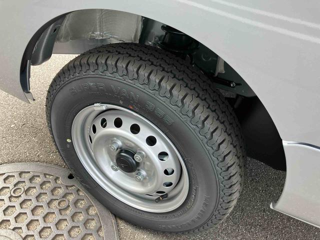 ハイゼットトラックジャンボエクストラ　４ＷＤ　５速マニュアル４ＷＤ　ＣＶＴ　６６０ｃｃ　衝突被害軽減ブレーキ　横滑り防止装置　ＡＢＳ　エアバッグ　マニュアルエアコン　パワーステアリング　アイドリングストップ　　届出済未使用車（福島県）の中古車