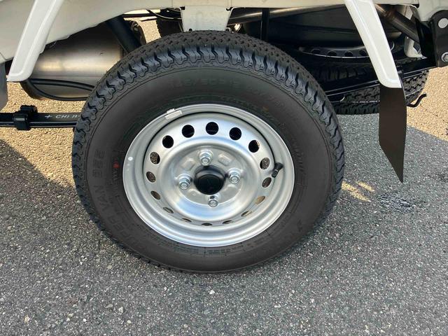 ハイゼットトラックスタンダード４ＷＤ　５速マニュアル　衝突被害軽減ブレーキ　横滑り防止装置　ＡＢＳ　運転席・助手席エアバッグ　アイドリングストップ　マニュアルエアコン　パワーステアリング　届出済未使用車（福島県）の中古車