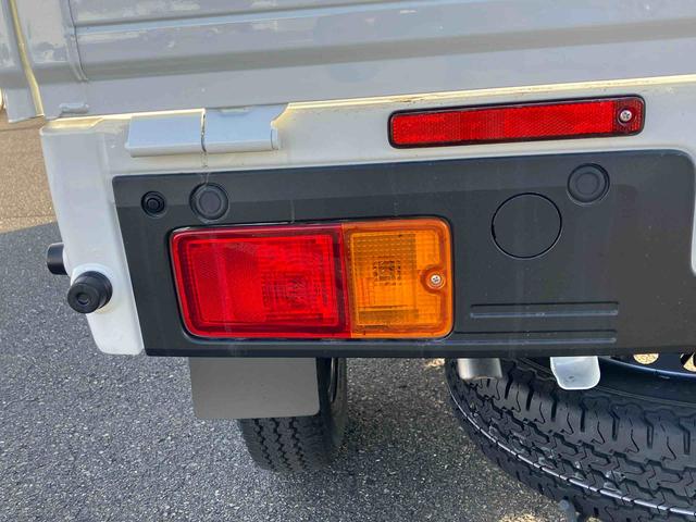 ハイゼットトラックスタンダード４ＷＤ　５速マニュアル　衝突被害軽減ブレーキ　横滑り防止装置　ＡＢＳ　運転席・助手席エアバッグ　アイドリングストップ　マニュアルエアコン　パワーステアリング　届出済未使用車（福島県）の中古車