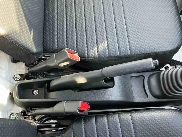 ハイゼットトラックスタンダード４ＷＤ　５速マニュアル　衝突被害軽減ブレーキ　横滑り防止装置　ＡＢＳ　運転席・助手席エアバッグ　アイドリングストップ　マニュアルエアコン　パワーステアリング　届出済未使用車（福島県）の中古車